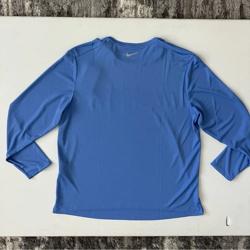 Nike Men's Light Blue Long Sleeve Tee Size XL